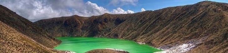 Laguna Verde Volcan Azufral