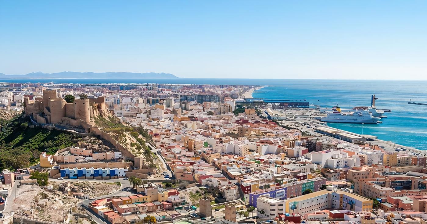 Turismo en Almería: Playas Doradas y Pueblos con Encanto