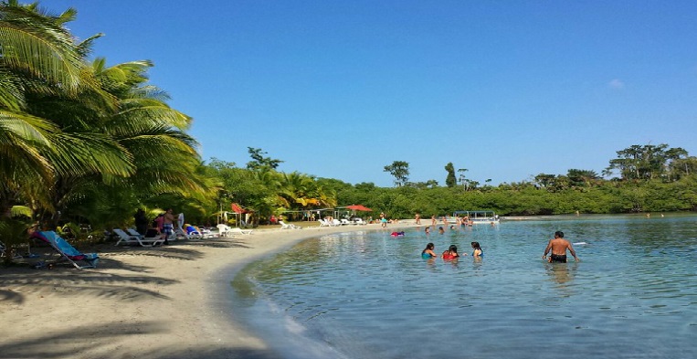 Playa Estrella Isla Colón Panamá