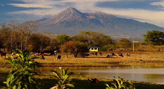 Volcán de Fuego y Nevado de Colima