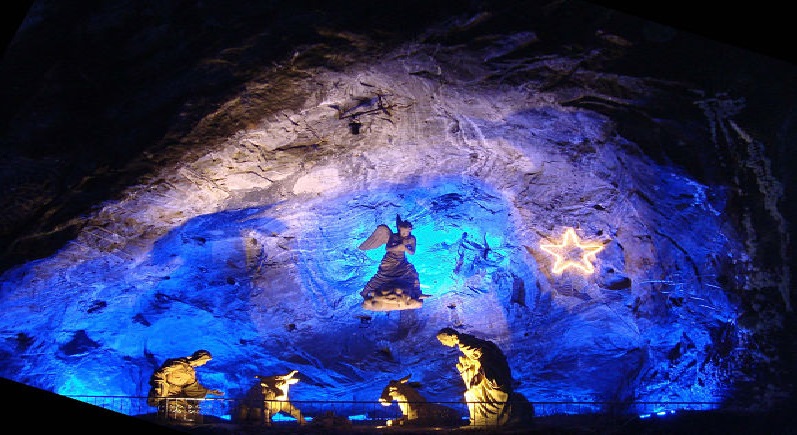 Esculturas en la  Catedral de Sal de Zipaquirá