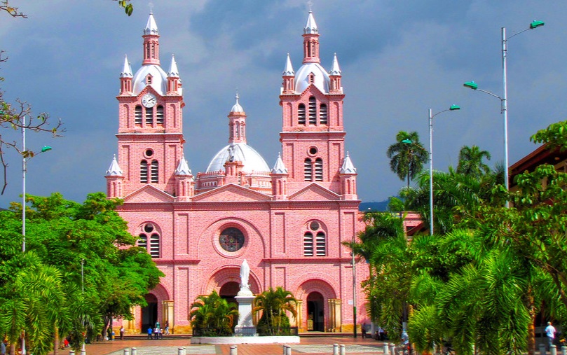 Basílica Menor del Señor de los Milagros en Buga