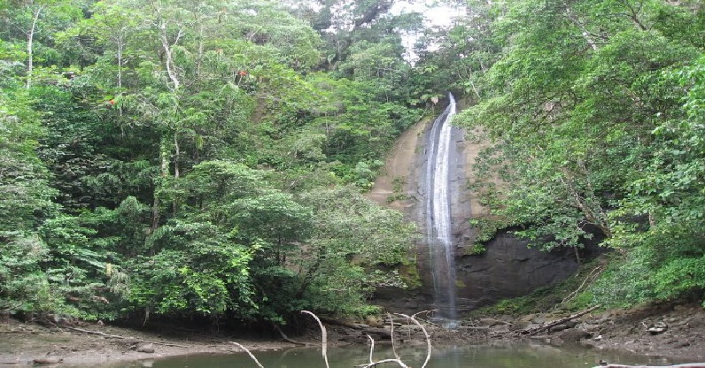 Cascada La Sierpe en las afueras de Tuluá