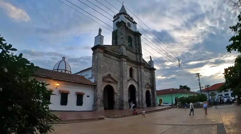 Catedral Nuestra Señora del Rosario en Honda Tolima