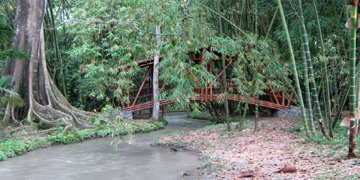 El Parque de la Guadua Gullermo Ponce de León París en Tuluá