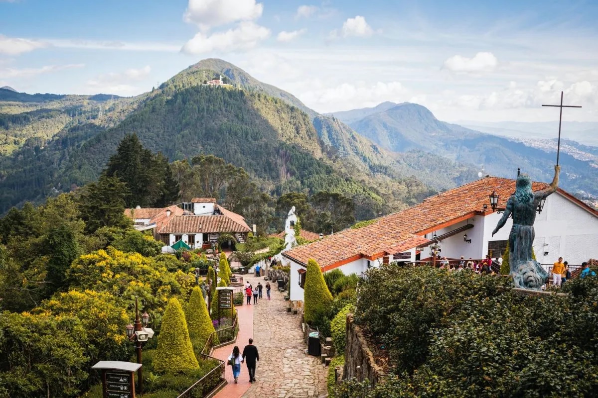 Monserrate en los cerros de Bogotá