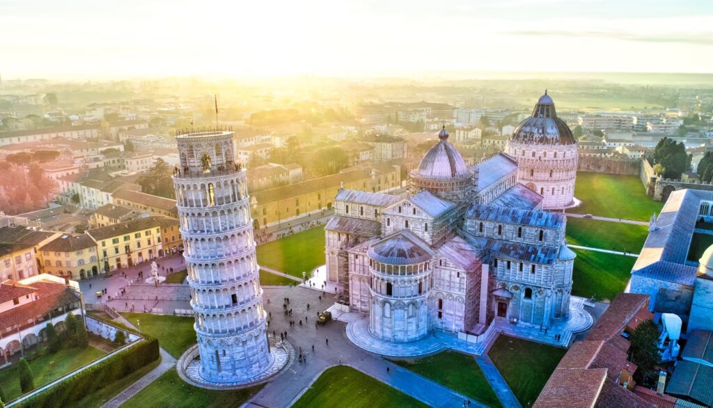 Pisa, Torre Inclinada en la Plaza del Duomo