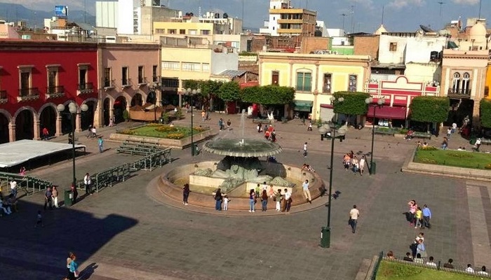 Leon plaza fundadores