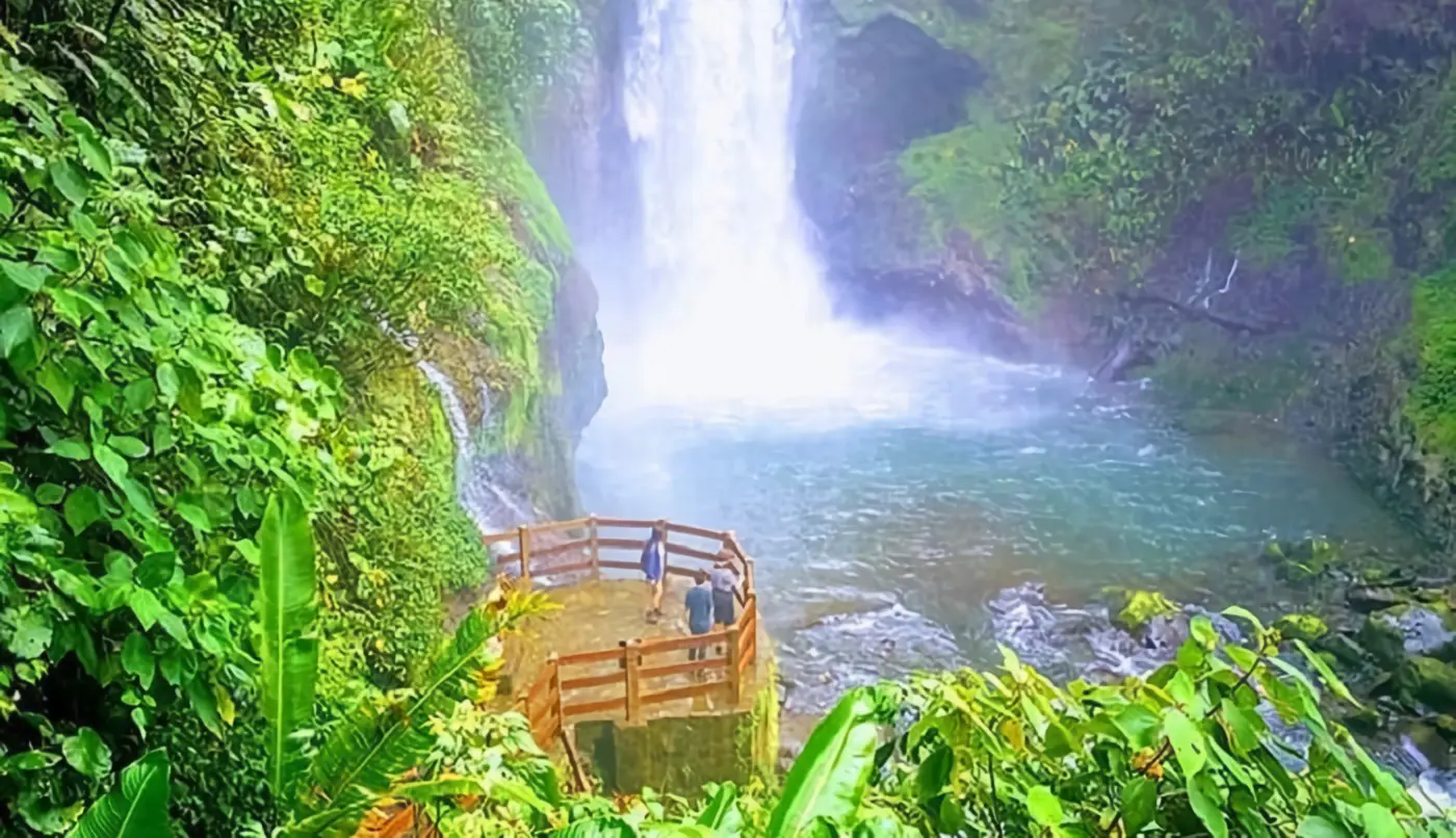Jardines de la Catarata La Paz 