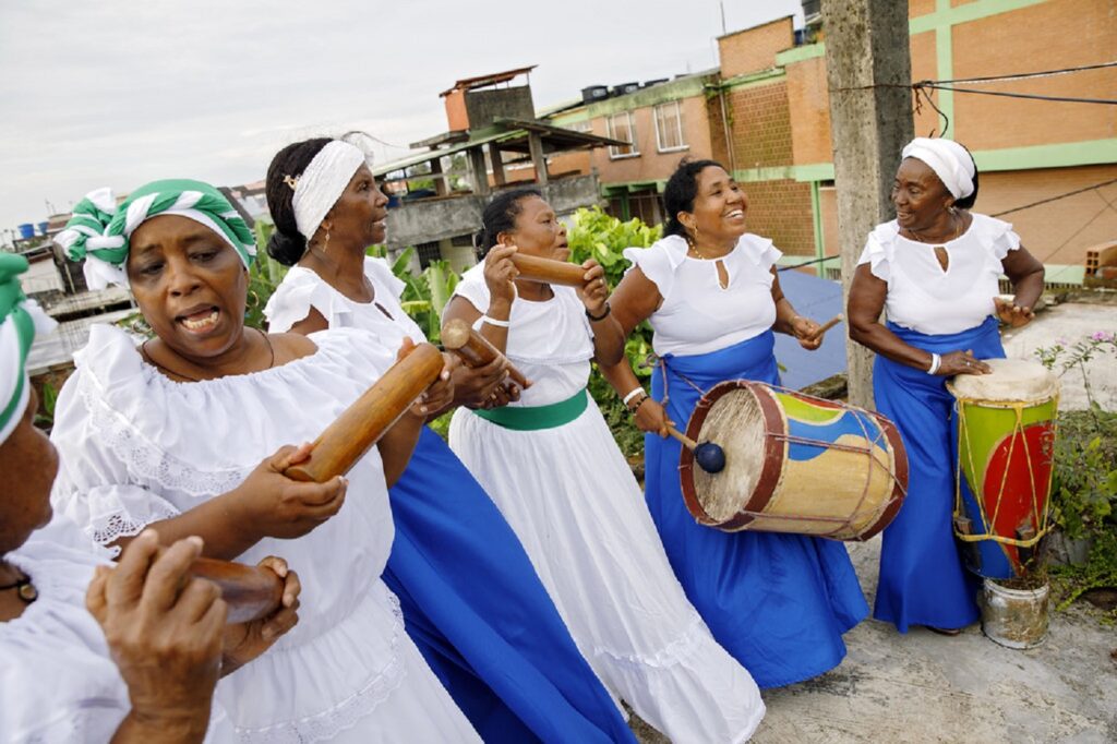 Turismo afrocolombiano: cultura viva, música que conecta y sabores con historia